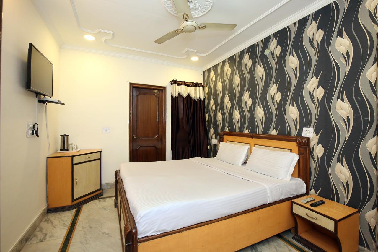 Capital O 10990 Hotel Gobind Regency Zirakpur Exterior foto