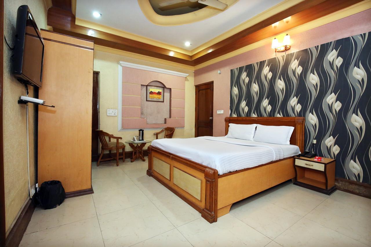 Capital O 10990 Hotel Gobind Regency Zirakpur Exterior foto