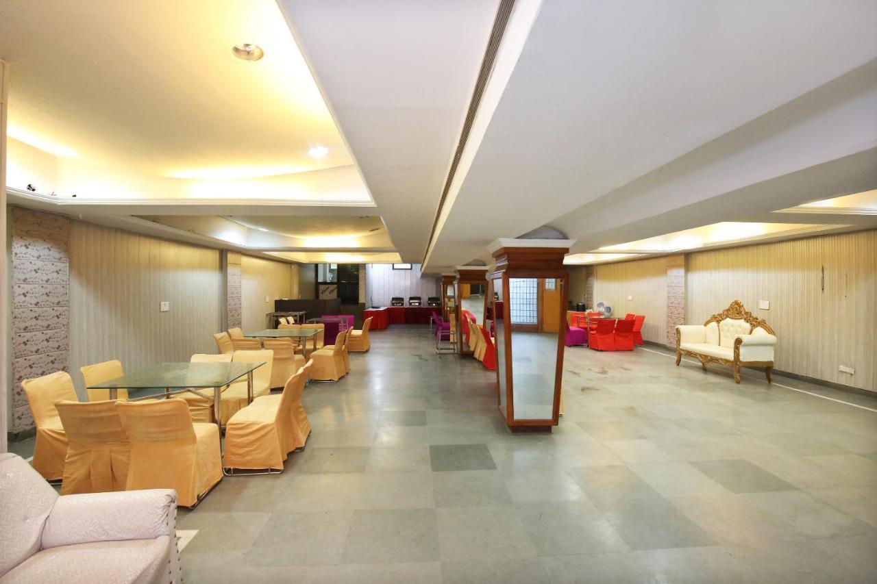 Capital O 10990 Hotel Gobind Regency Zirakpur Exterior foto