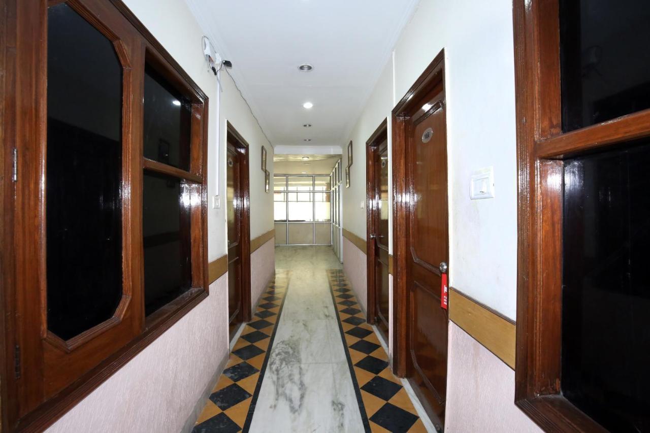Capital O 10990 Hotel Gobind Regency Zirakpur Exterior foto